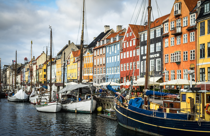 5 Ways to Hygge - The Danish Art of Happiness and Coziness - MINIMO